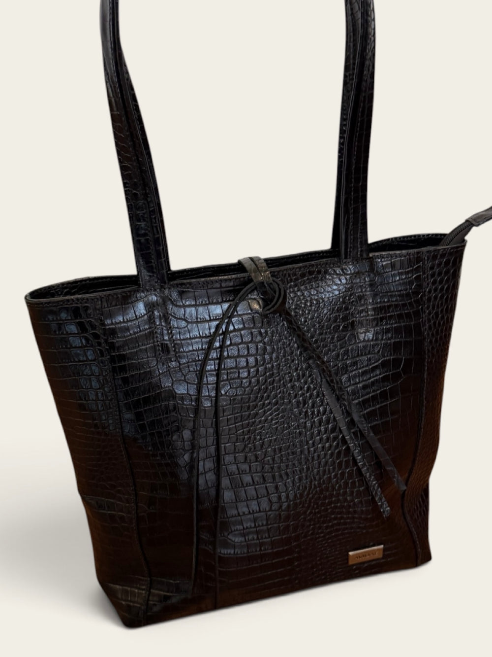 Cartera de Cuero Lazo Midi Negra Croco