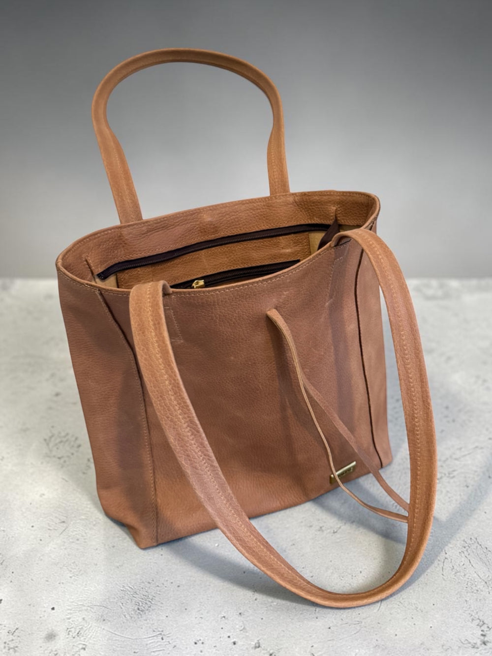 Cartera de Cuero Lazo Midi Nobuk Café