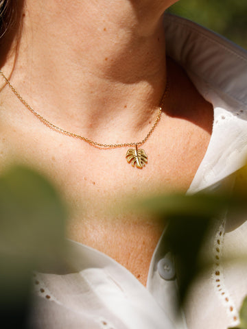 Collar Monstera Acero Baño de Oro
