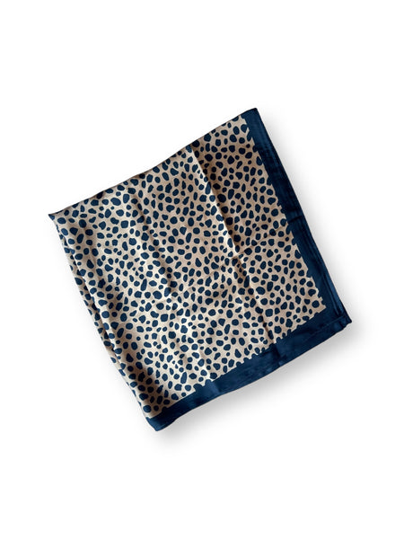 Pañuelo Cheetah Café 70x70 cms.