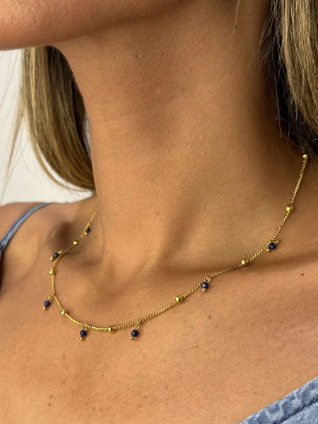 Collar Piedras Beatriz Azul Acero Baño Oro