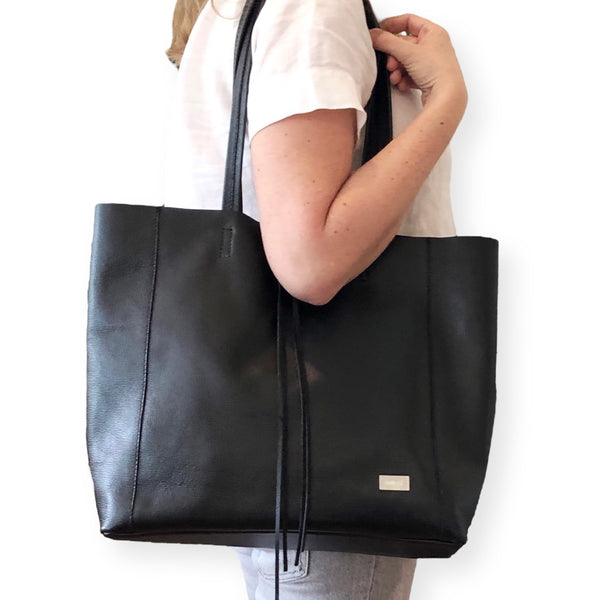 Cartera de Cuero Lazo Negra Grano