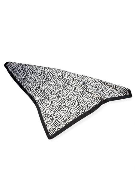 Pañuelo Cebra borde Negro 70x70 cms.