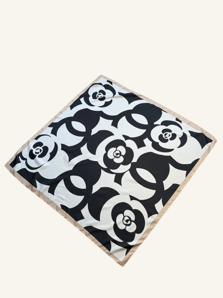 Pañuelo Bloom 90x90 cms.