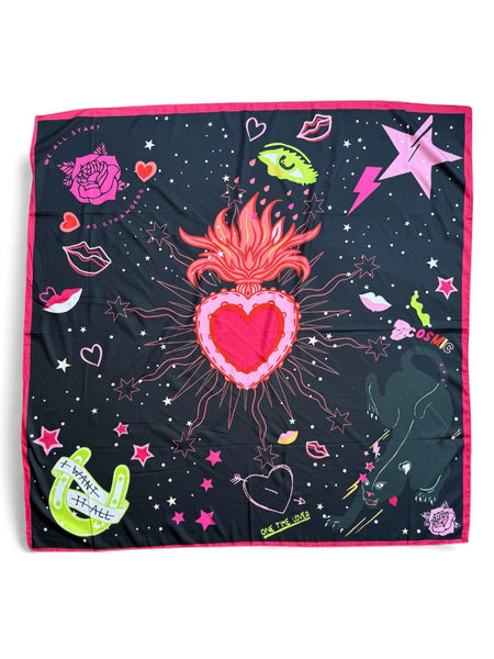 Pañuelo Cosmic Heart Negro 90x90 cms.